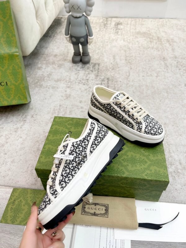GUCCI casual shoes