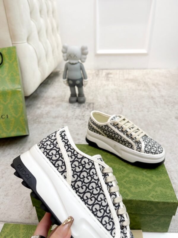 GUCCI casual shoes
