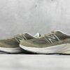 New Balance  Sports shoes