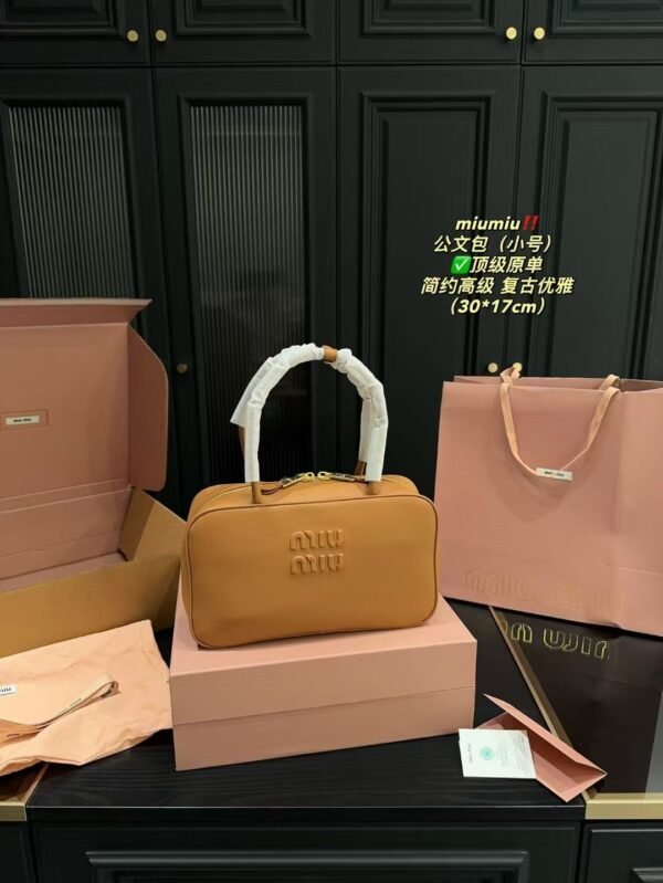 miumiu bowling bag 30x17cm