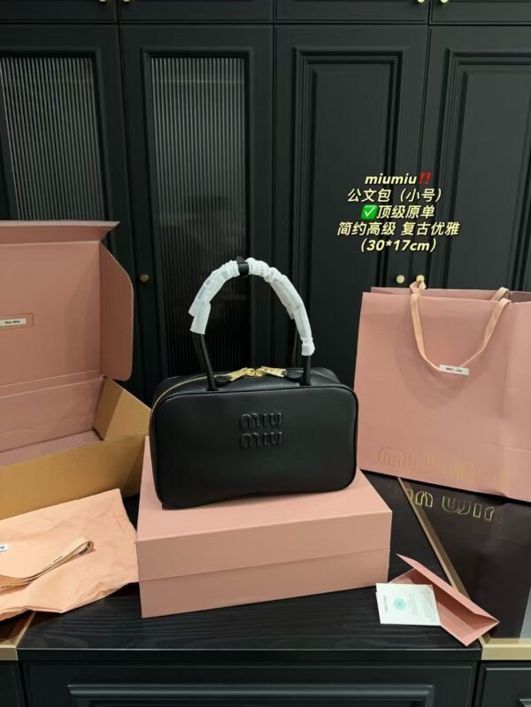 miumiu bowling bag 30x17cm
