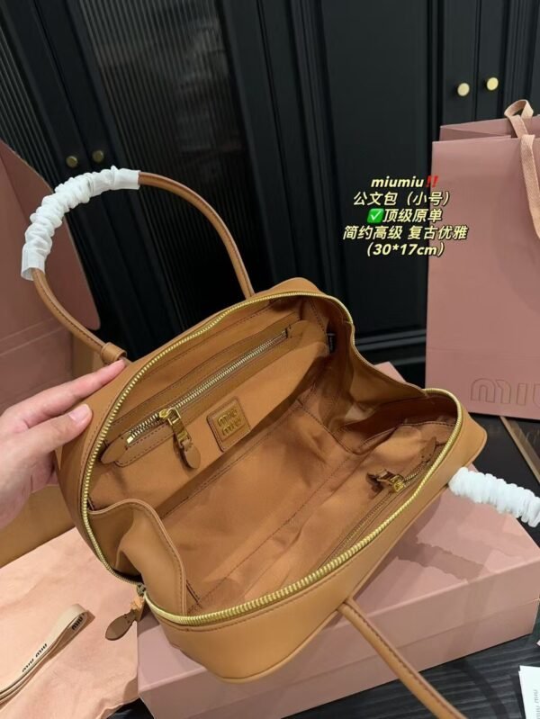 miumiu bowling bag 30x17cm