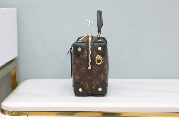 Louis Vuitton small square bag Premium 20×14×7.5cm