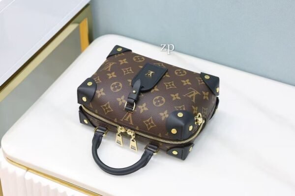 Louis Vuitton small square bag Premium 20×14×7.5cm