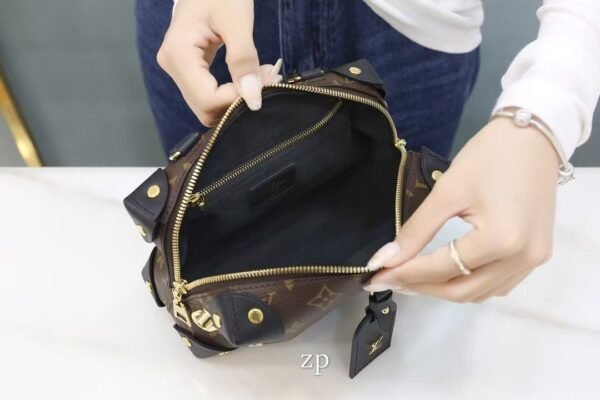 Louis Vuitton small square bag Premium 20×14×7.5cm