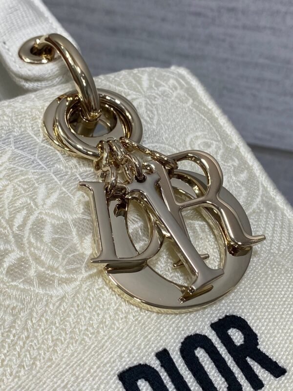 DIOR official website 1:1 embroidered bag premium version