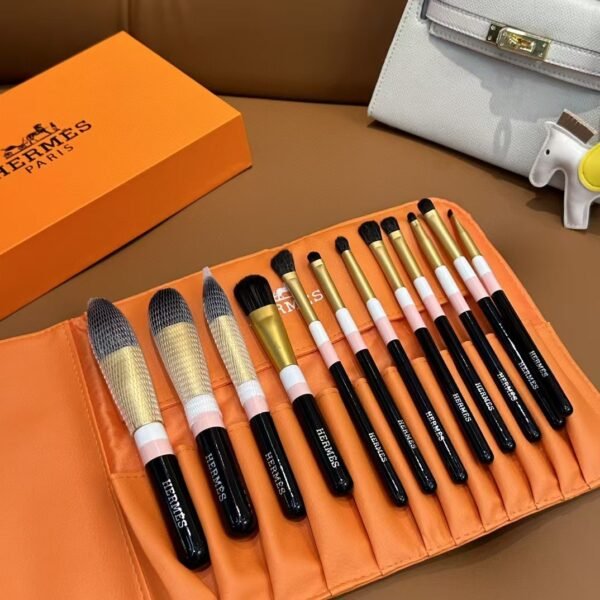 Hermes makeup brushes