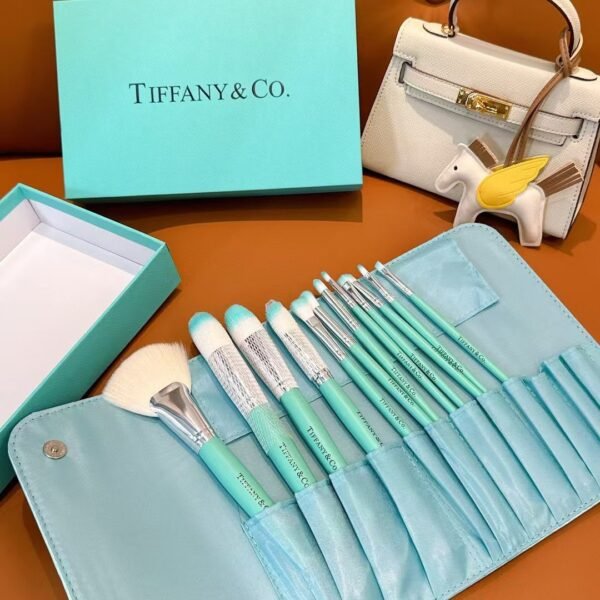 Hermes makeup brushes