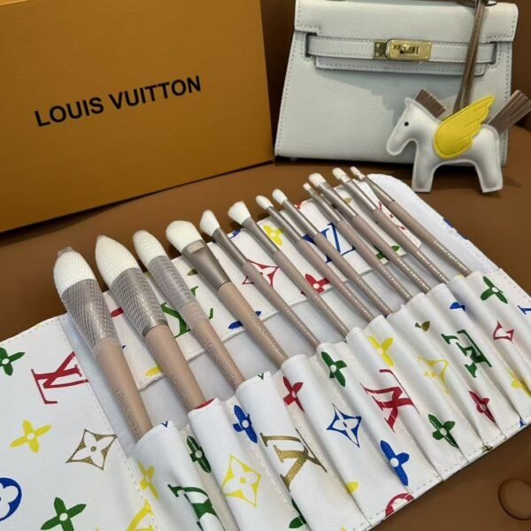 Hermes makeup brushes