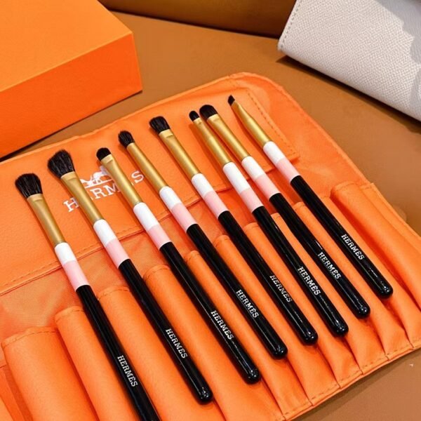 Hermes makeup brushes