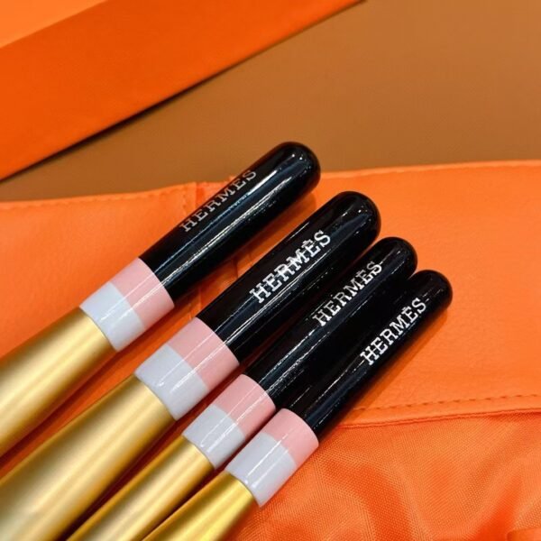 Hermes makeup brushes