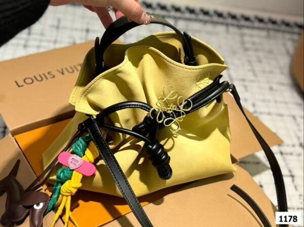 LOEWE Anagram New Bag 30x24cm