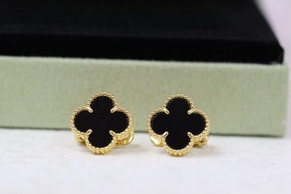 Van Cleef & Arpels earrings Premium
