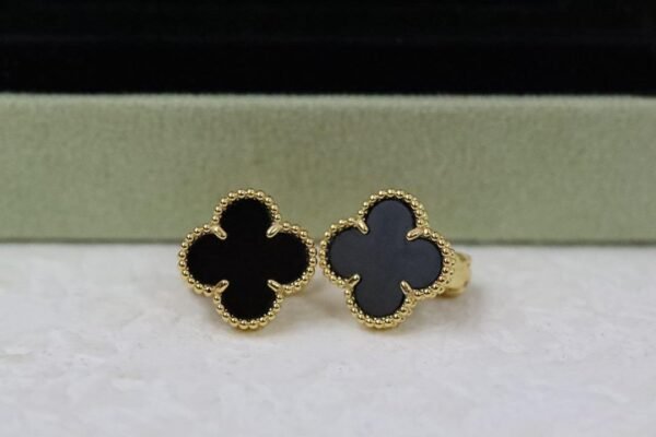 Van Cleef & Arpels earrings Premium