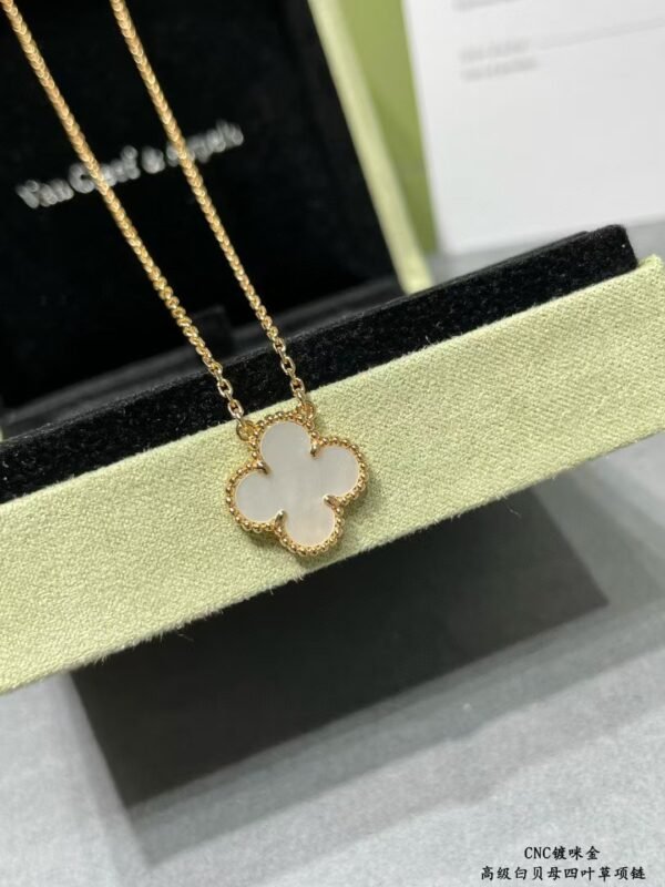 Van Cleef & Arpels Necklace Premium Edition