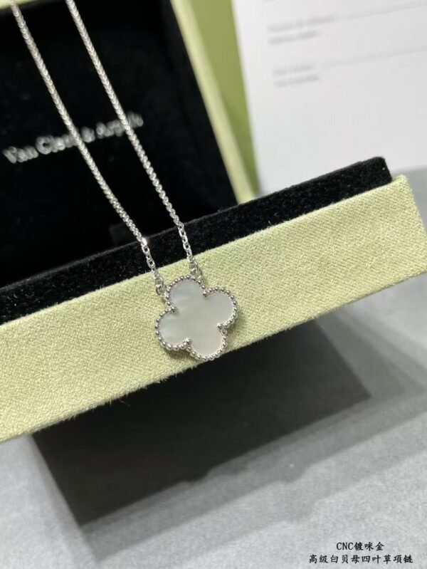 Van Cleef & Arpels Necklace Premium Edition