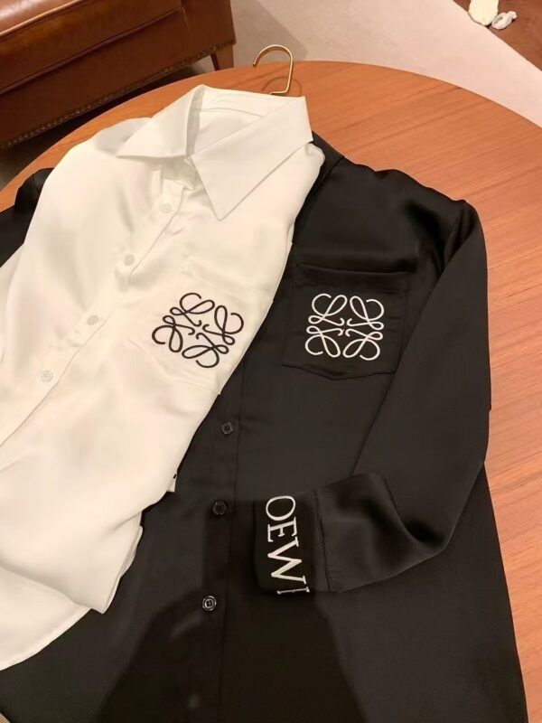 LOEWE Shirt embroidery logo black white