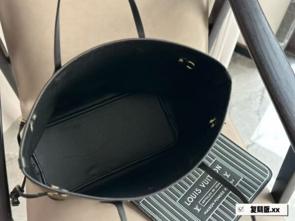 Louis Vuitton Tote Bag 33x26cm