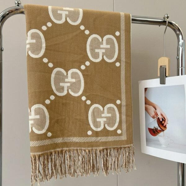 GUCCI scarf 50x180cm