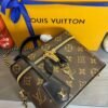 Louis Vuitton cosmetic bag 19x13x11cm
