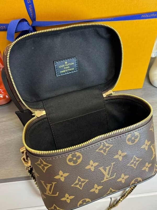 Louis Vuitton cosmetic bag 19x13x11cm