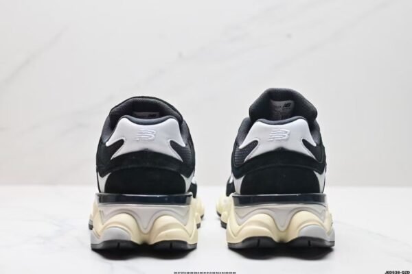 New Balance 9060 Sports shoes