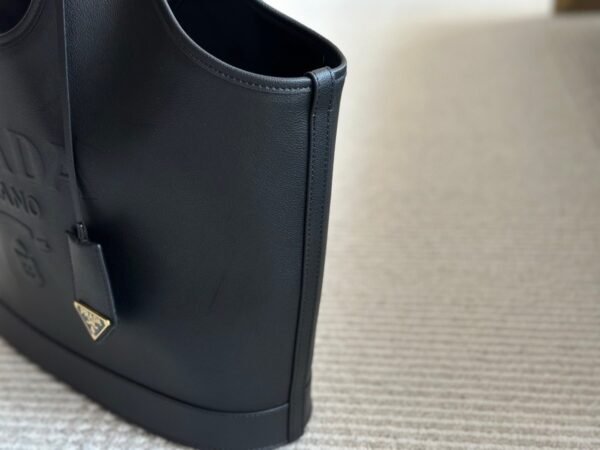 PRADA handbag 39x28cm