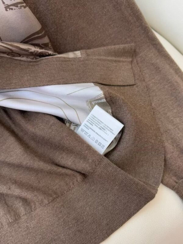 Hermès high-end knitted cardigan