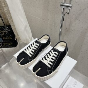 微信图片_20250319181026.jpg Maison Martin Margiela Couple casual shoes