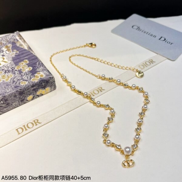 DIOR pearl necklace