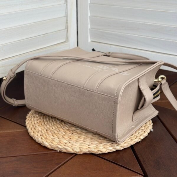 MARC JACOBS Medium leather tote bag 34×15 x 27cm