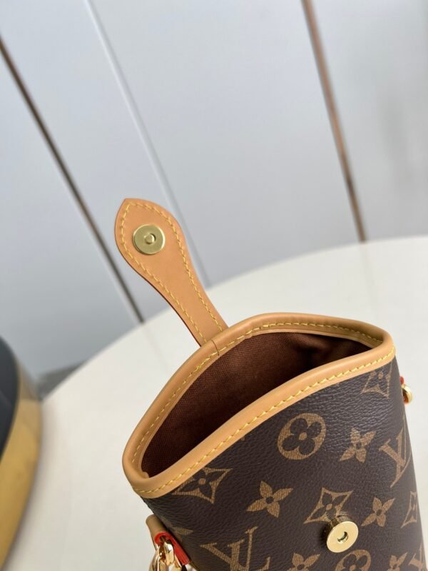 Louis Vuitton Ice Cream Cone Bag Mini Bag 14.5x18x6.5cm