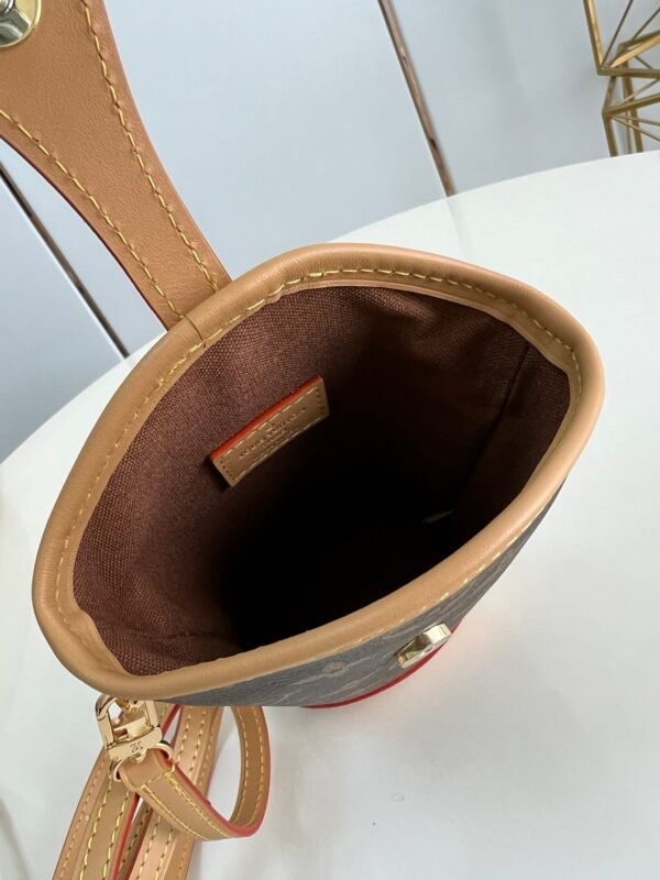 Louis Vuitton Ice Cream Cone Bag Mini Bag 14.5x18x6.5cm