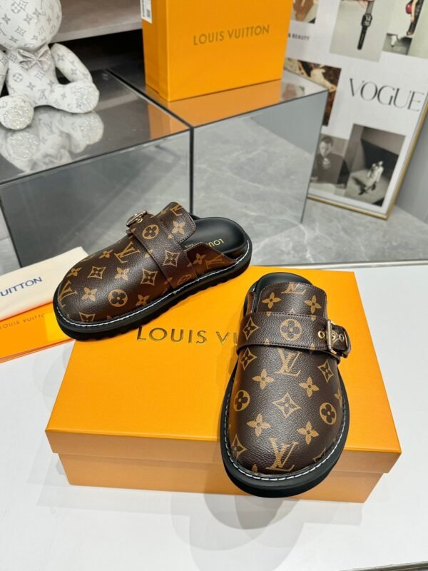Louis Vuitton Slippers