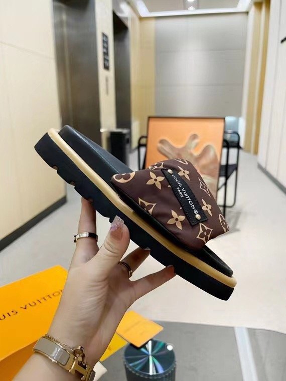Louis Vuitton Slippers New Summer Arrivals