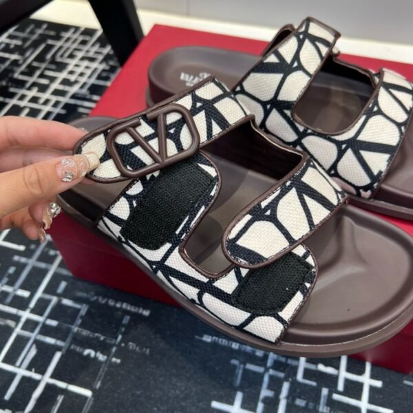 Valentino V-buckle Velcro sandals slippers