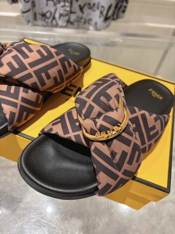 FENDI Slippers