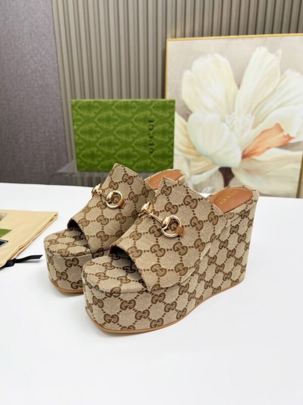 GUCCI new thick-soled slippers height 11cm