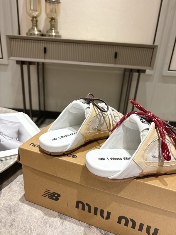 MiuMiu & New Balance joint 2025 summer retro sports half slippers Premium