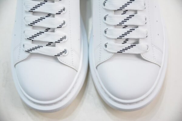 Alexander McQueen Casual shoes premium version