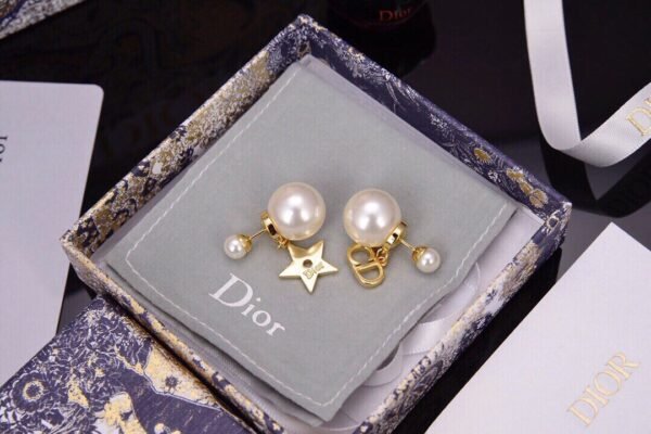 DIOR pearl earrings