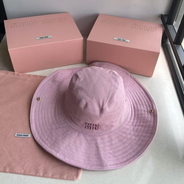 miumiu bucket hat