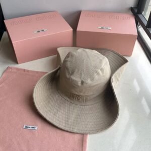 miumiu bucket hat