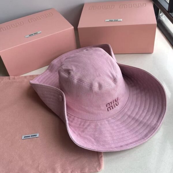 miumiu bucket hat