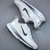 Nike VOMERO18 lightweight running shoes