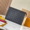 Louis Vuitton Men’s Pochette Voyage Clutch Handbag 26 x 20 x 5CM