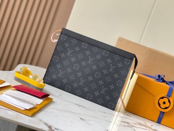 Louis Vuitton Men’s Pochette Voyage Clutch Handbag 26 x 20 x 5CM