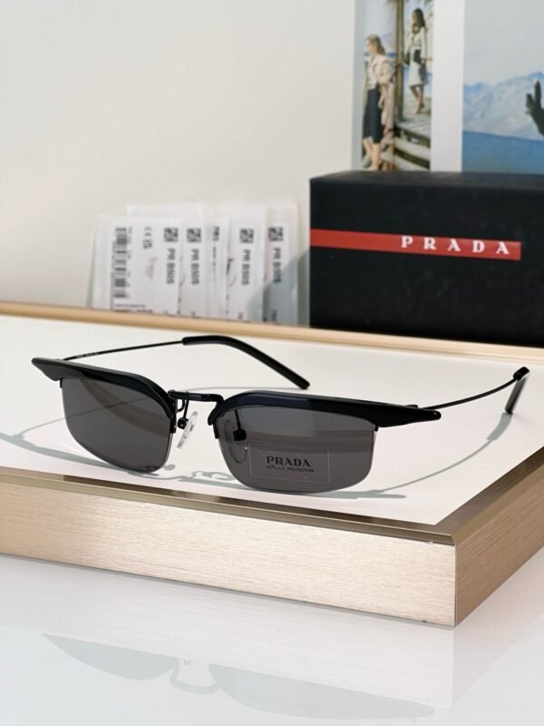 PRADA sunglasses high-end size: 52-19-135