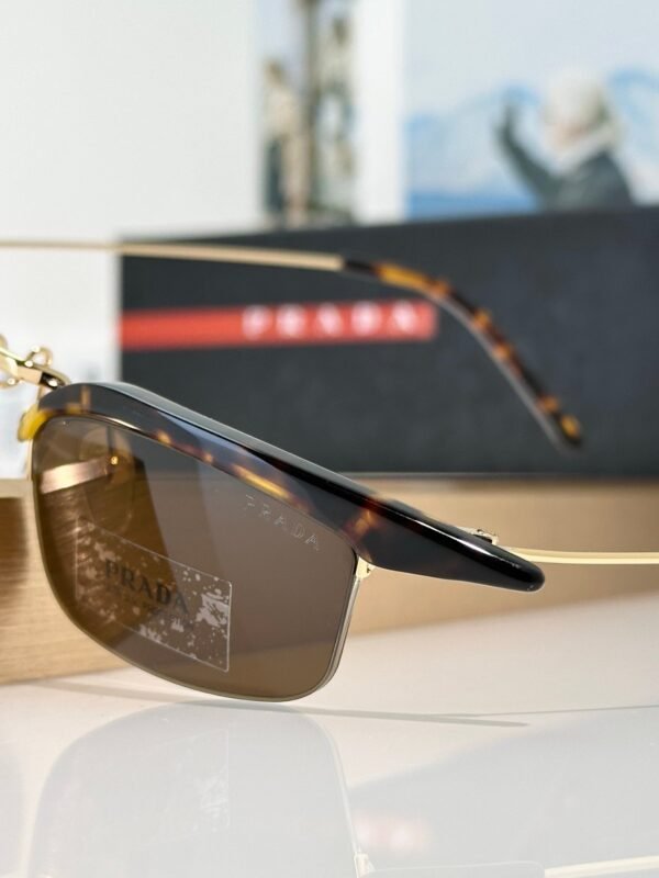 PRADA sunglasses high-end size: 52-19-135