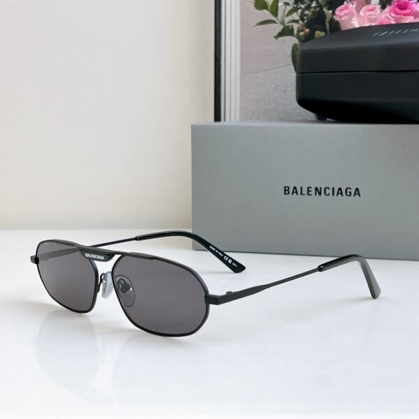 Balenciaga sunglasses high-end version Size: 61-15-145